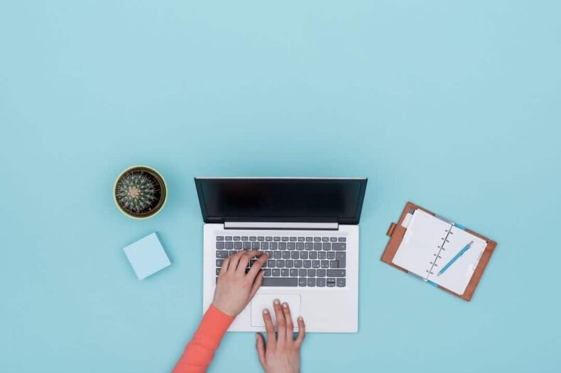 laptop-on-blue-table